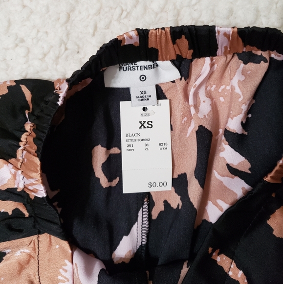 DVF for Target 2pc Long Sleeve Notch Collar Top & Shorts Leopard Pajamas… - Picture 12 of 14